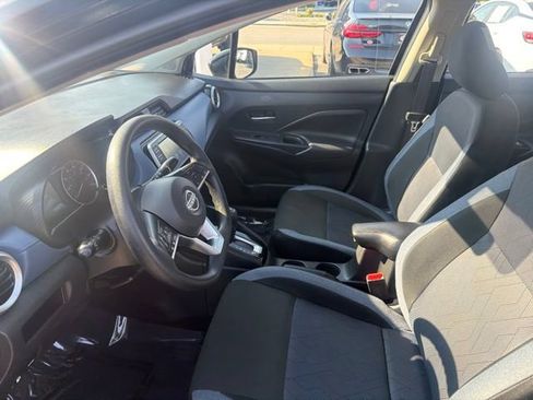 Used 2025 Nissan Versa SV FWD image 9