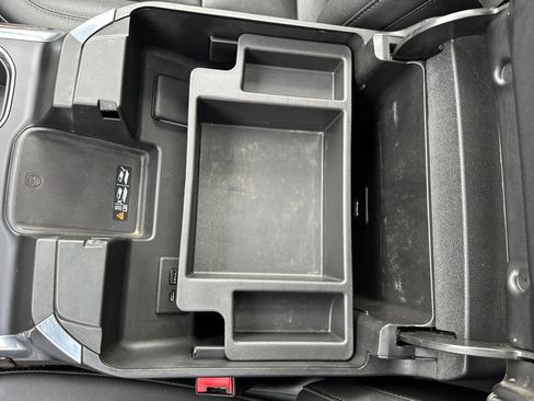 Used 2022 GMC Sierra 1500 Elevation w/ Elevation Premium Package image 31