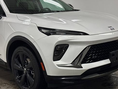 Used 2024 Buick Envision Sport Touring image 5