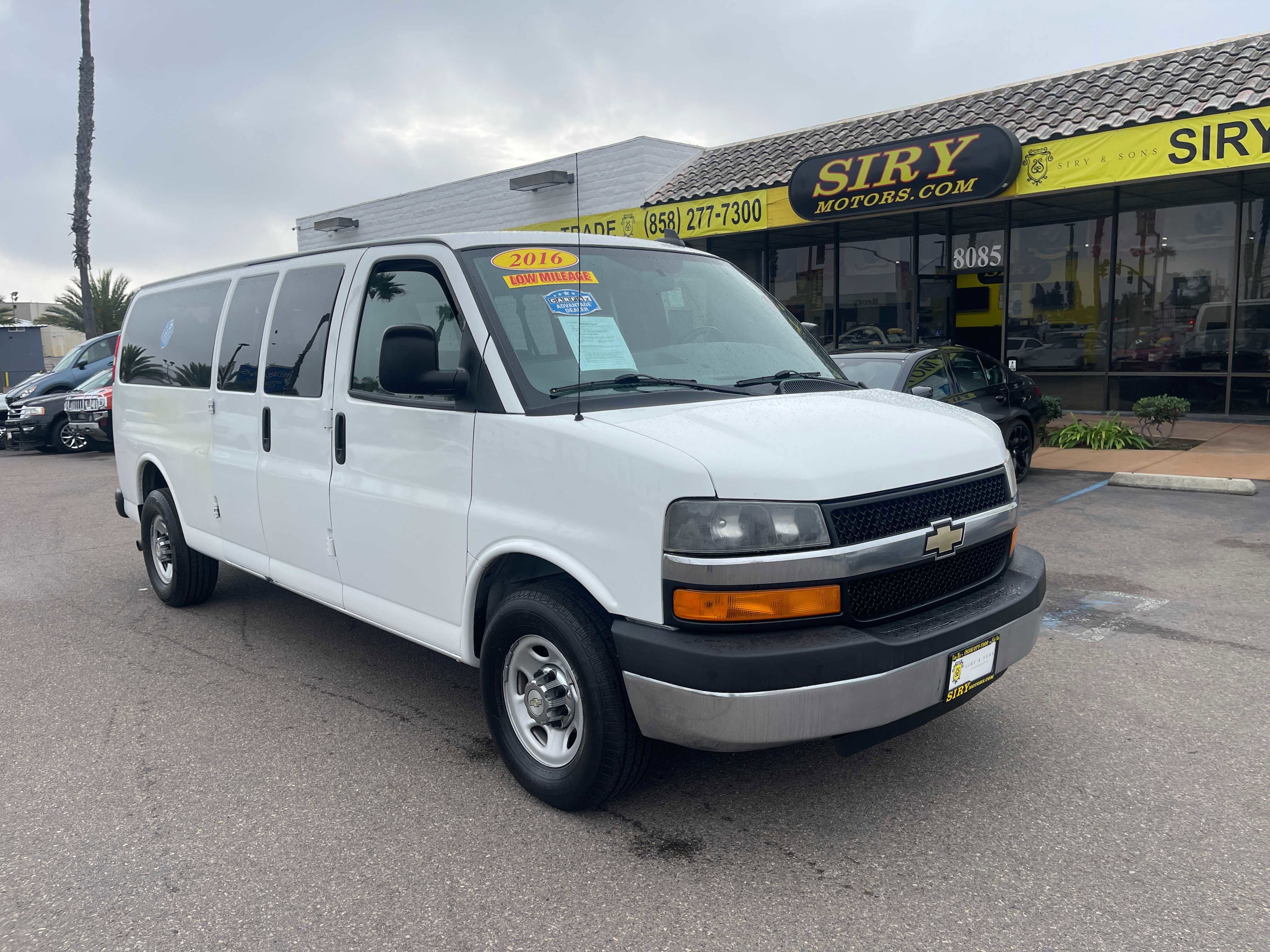 Used 2016 Chevrolet Express 3500 LT w/ LT Preferred Equipment Group RWD image 1