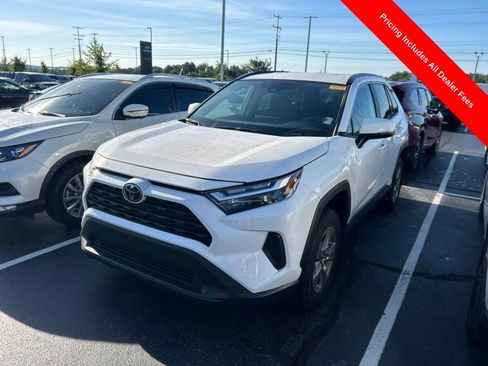 Used 2025 Toyota RAV4 XLE FWD image 10