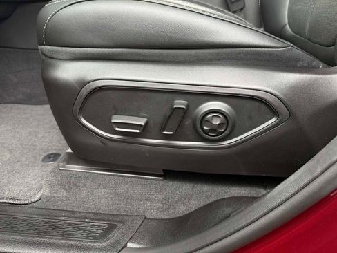 New 2025 Jeep Grand Cherokee L Laredo image 19