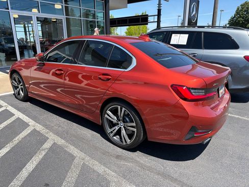 Used 2019 BMW 330i xDrive Sedan w/ Convenience Package AWD/4WD image 3