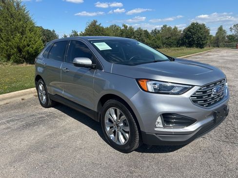 Used 2024 Ford Edge Titanium image 3