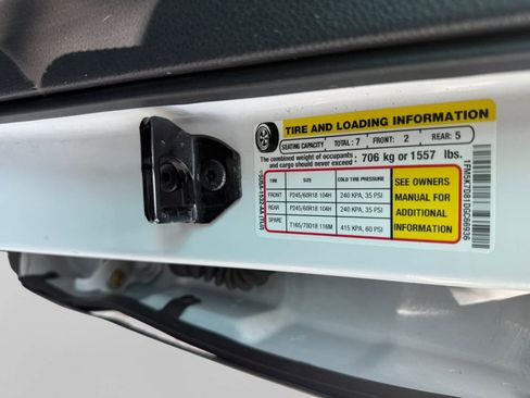 Used 2013 Ford Explorer XLT FWD image 25