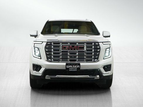 Used 2025 GMC Yukon Denali w/ Sun & Power Step Package AWD/4WD image 8