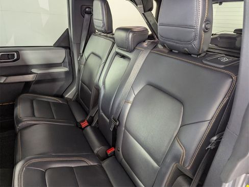 Used 2023 Ford Bronco Badlands image 16