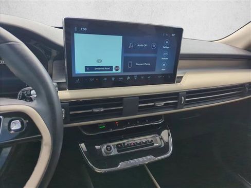 Used 2025 Lincoln Corsair FWD image 14