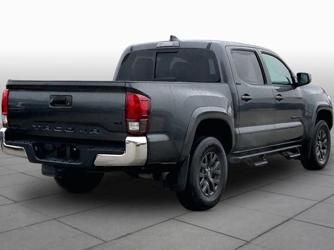 Used 2022 Toyota Tacoma SR5 RWD image 13