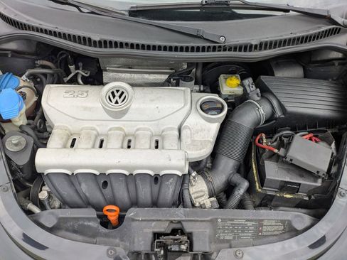 Used 2009 Volkswagen Beetle Coupe FWD image 14
