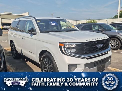 Certified 2025 Ford Expedition Platinum AWD/4WD image 1