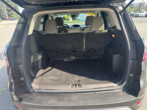 Used 2017 Ford Escape SE AWD/4WD image 25