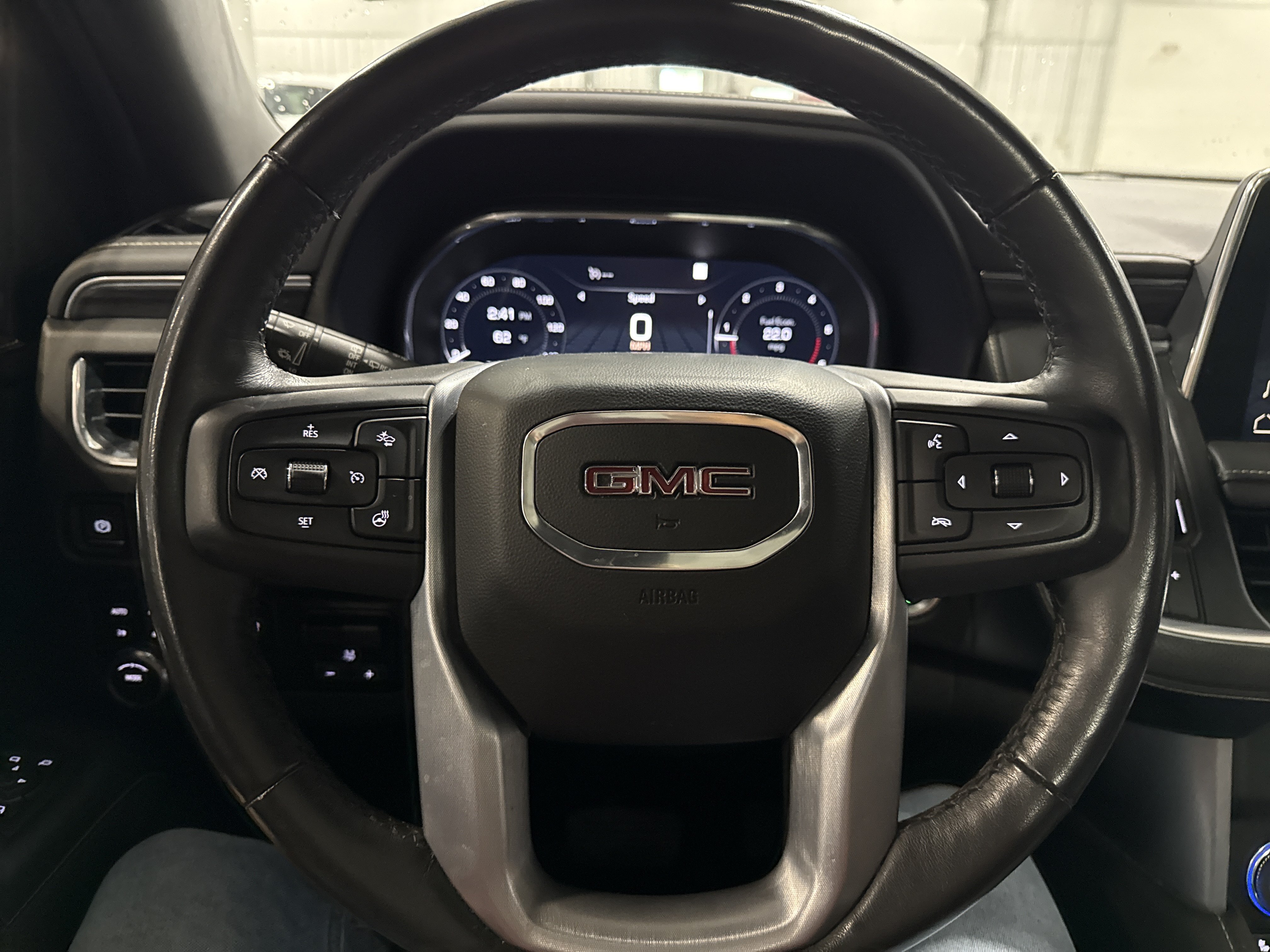 Used 2022 GMC Yukon SLT w/ SLT Luxury Package AWD/4WD image 10