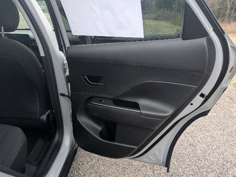 Used 2024 Hyundai Kona SEL image 10