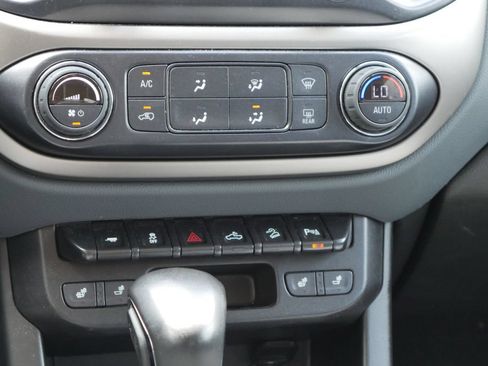 Used 2022 Chevrolet Colorado Z71 w/ Z71 Midnight Edition AWD/4WD image 24