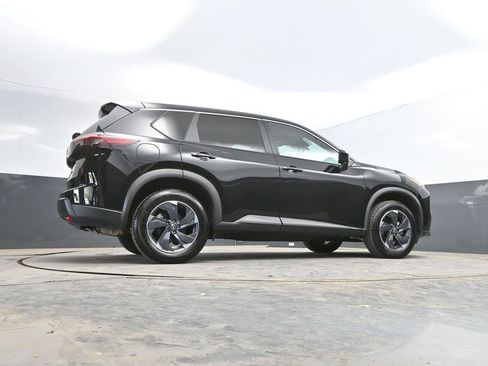 Used 2024 Nissan Rogue SV FWD image 39