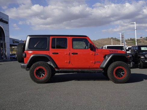Used 2024 Jeep Wrangler Unlimited image 3