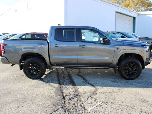 New 2026 Nissan Frontier SV image 9