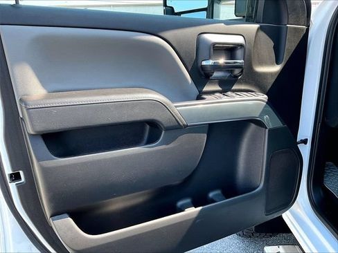 Used 2019 Chevrolet Silverado 2500 LT w/ LT Convenience Package AWD/4WD image 9
