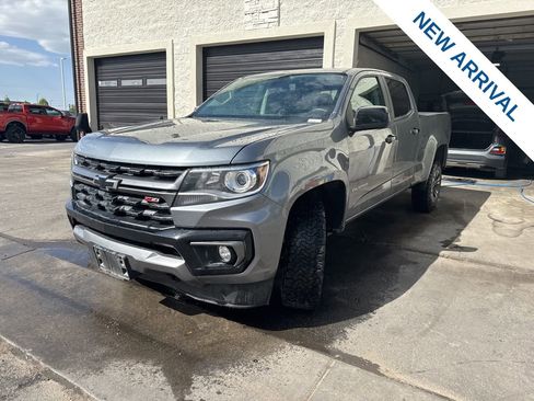 Used 2022 Chevrolet Colorado Z71 AWD/4WD image 3
