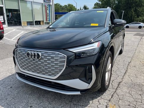 Used 2024 Audi Q4 e-tron Premium Plus w/ Premium Plus AWD/4WD image 3