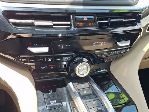 Certified 2025 Acura MDX SH-AWD w/ Technology Package image 17