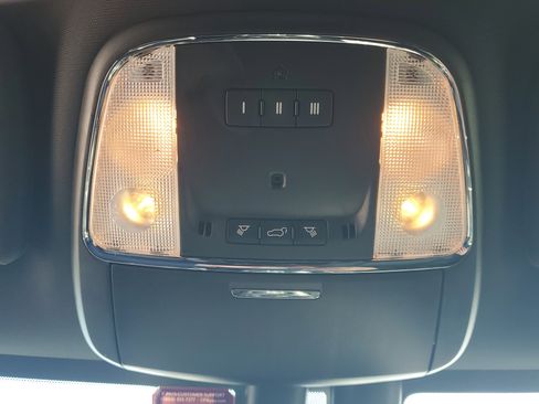 Used 2022 Jeep Grand Cherokee Laredo X image 28