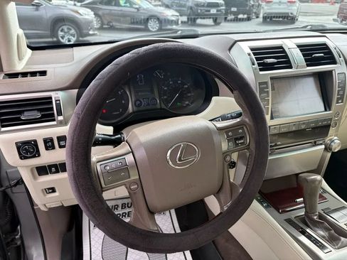 Used 2010 Lexus GX 460 w/ Comfort Plus Pkg AWD/4WD image 16
