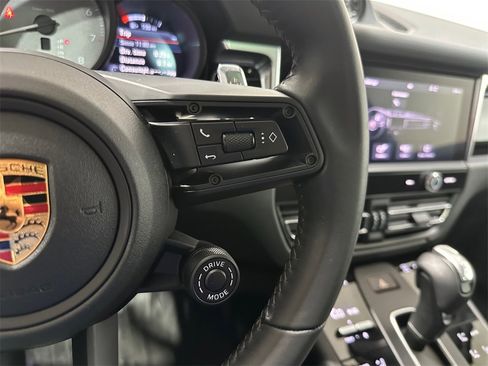 Used 2023 Porsche Macan S image 24