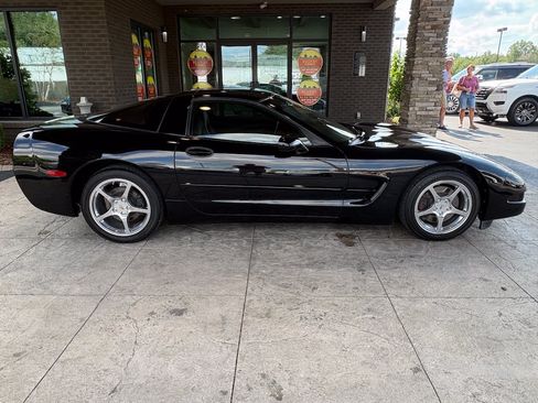 Used 2002 Chevrolet Corvette Coupe w/ Preferred Equipment Group2 RWD image 5