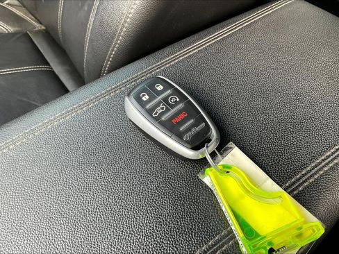 Used 2018 Alfa Romeo Stelvio AWD image 11