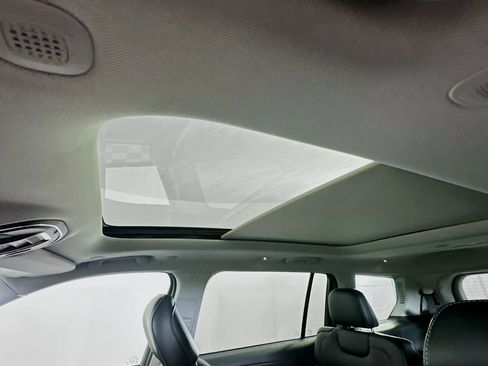 Used 2023 Jeep Grand Cherokee L Limited AWD/4WD image 27