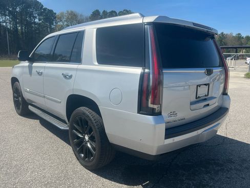 Used 2020 Cadillac Escalade Platinum image 4