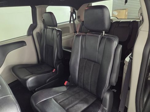 Certified 2019 Dodge Grand Caravan SXT image 26