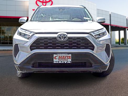 Used 2023 Toyota RAV4 LE AWD/4WD image 3