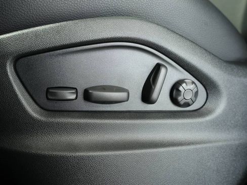 Certified 2025 Porsche Cayenne image 34