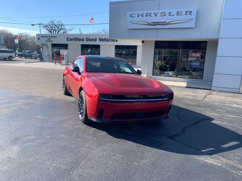 Used 2024 Dodge Charger R/T w/ Plus Group image 3
