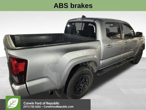 Used 2020 Toyota Tacoma SR5 w/ Technology Package image 8