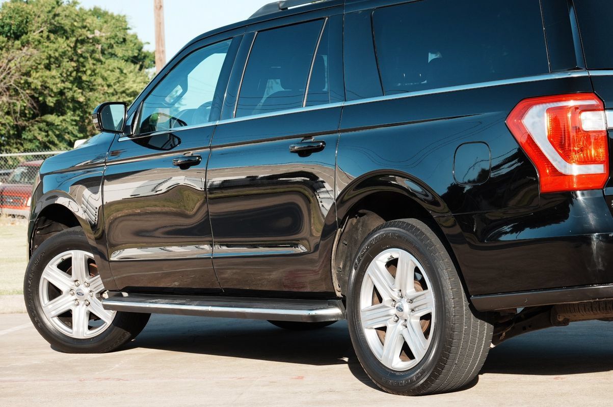 Used 2018 Ford Expedition Max XLT w/ Equipment Group 202A RWD image 32