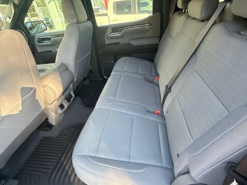 Used 2024 Chevrolet Silverado 1500 LT AWD/4WD image 6