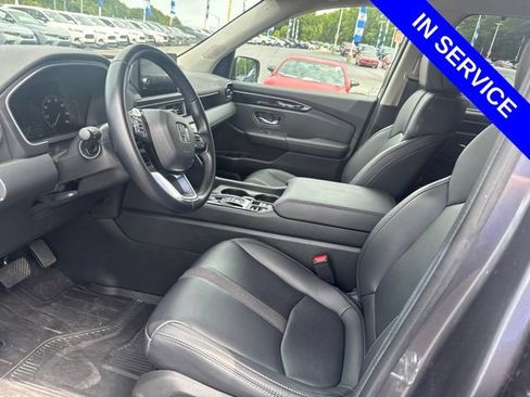 Used 2025 Honda Pilot EX-L image 11