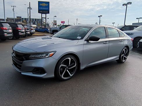 Used 2022 Honda Accord Sport image 4