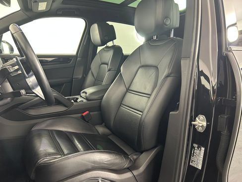 Certified 2021 Porsche Cayenne AWD/4WD image 5