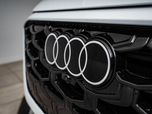 New 2026 Audi Q3 quattro 2.0T AWD/4WD image 3