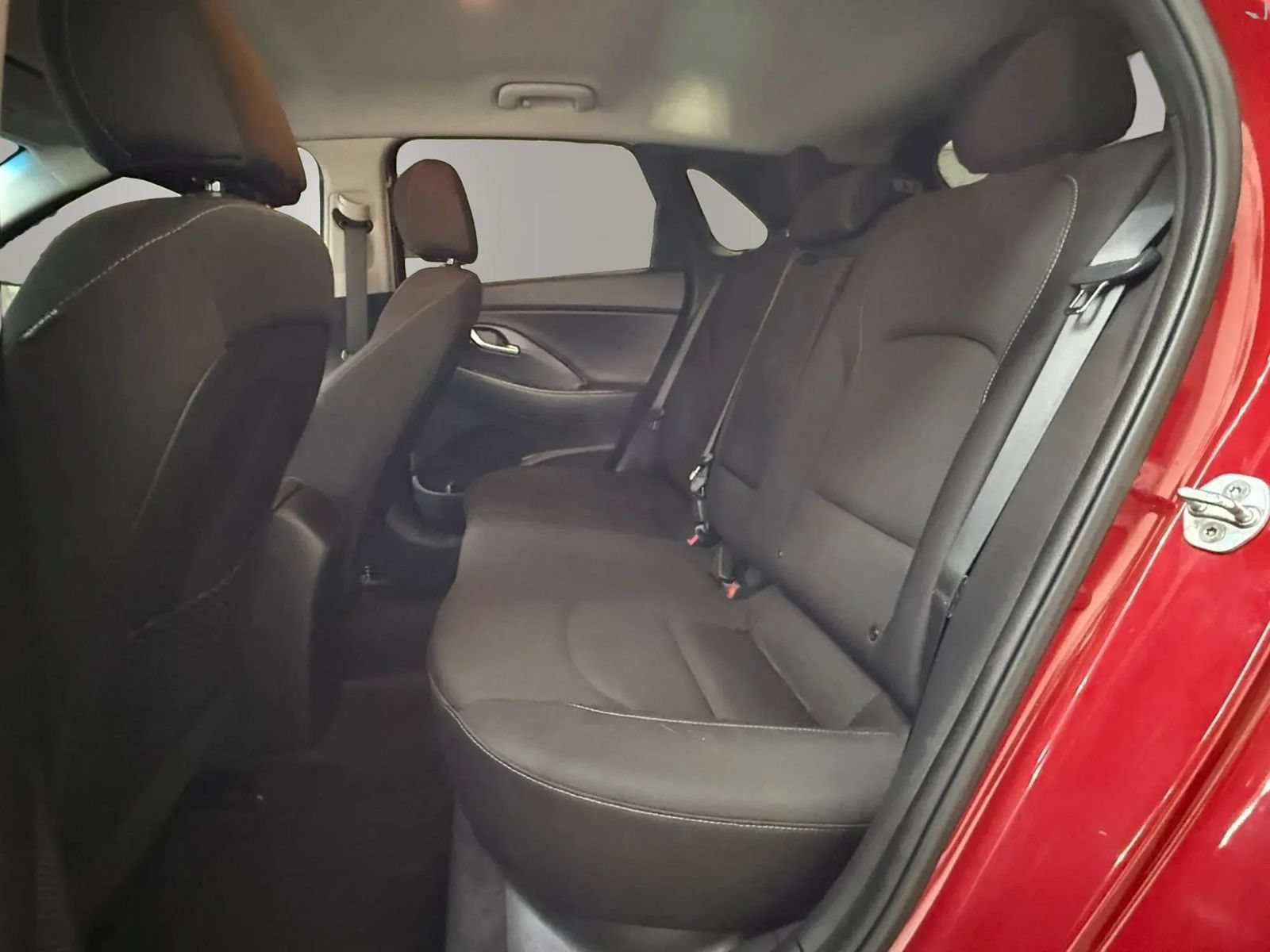 Used 2018 Hyundai Elantra GT FWD image 19