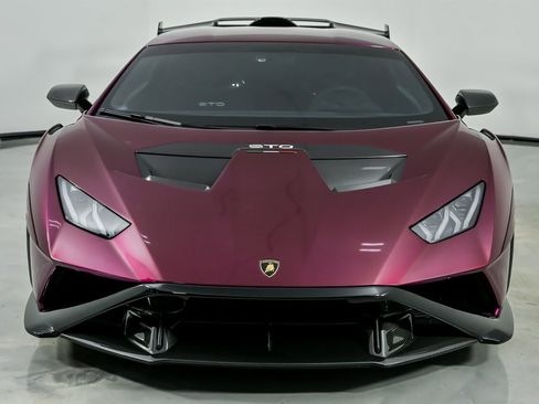 Used 2022 Lamborghini Huracan STO image 9