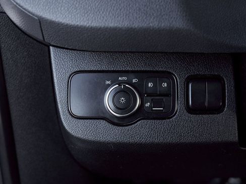 Used 2019 Mercedes-Benz Sprinter 144 image 46