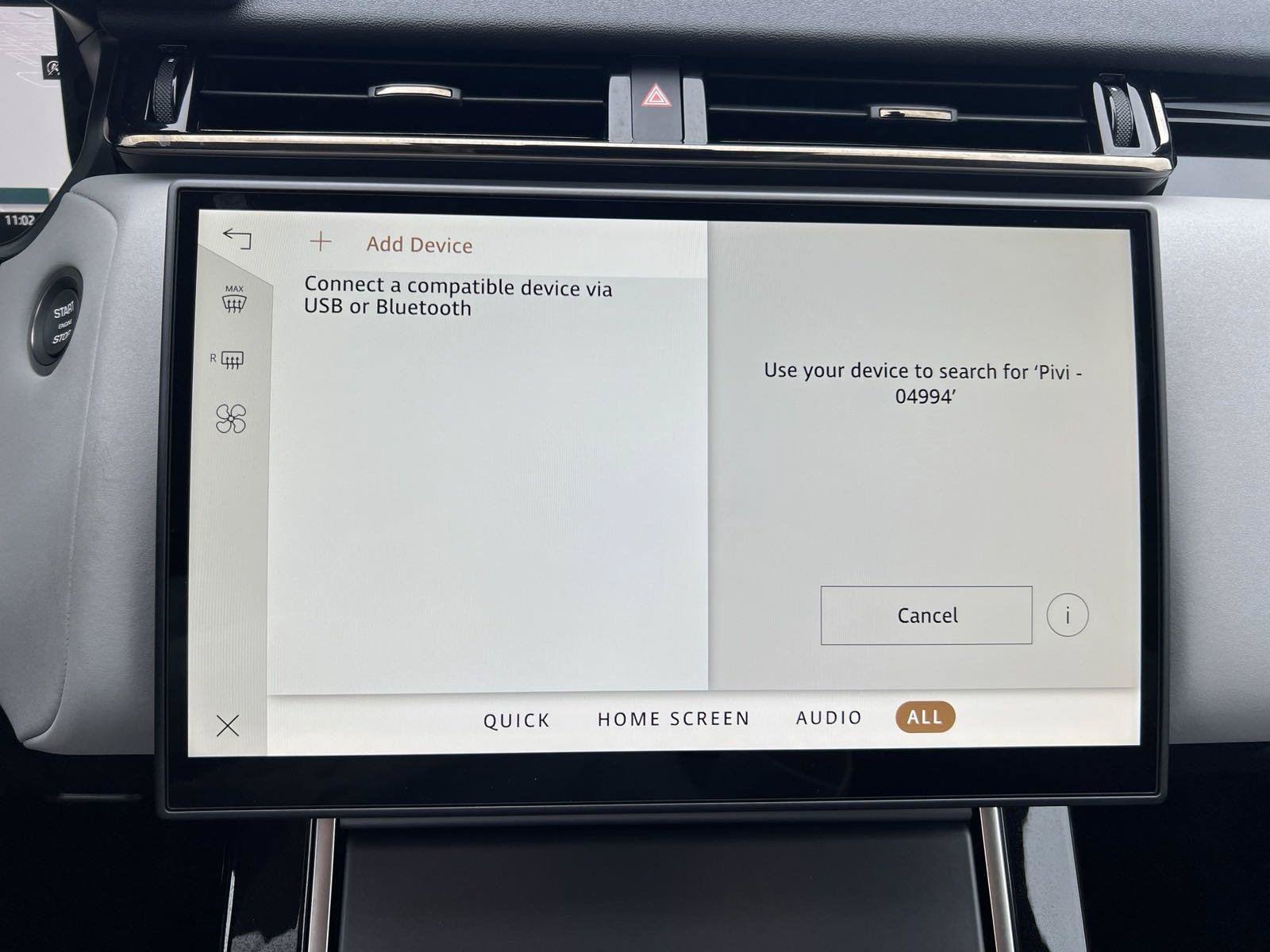 New 2025 Land Rover Range Rover Velar Dynamic SE AWD/4WD image 17