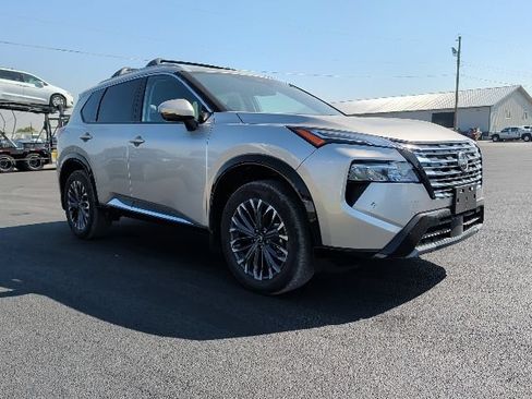Used 2026 Nissan Rogue Platinum w/ Platinum Premium Package AWD/4WD image 2