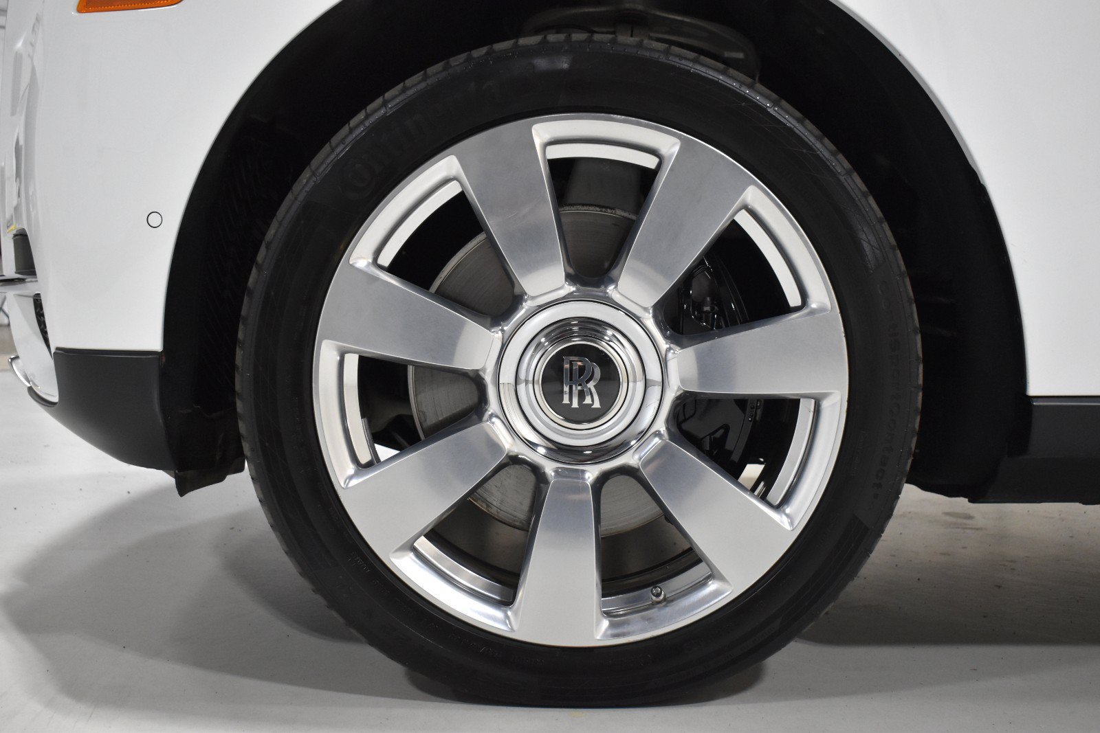Certified 2023 Rolls-Royce Cullinan AWD/4WD image 18